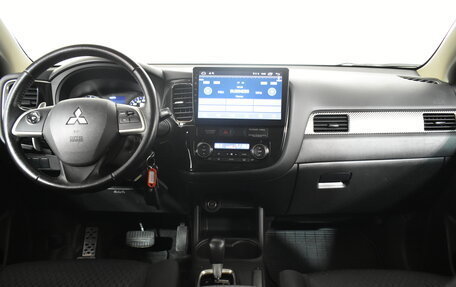 Mitsubishi Outlander III рестайлинг 3, 2012 год, 1 399 000 рублей, 7 фотография