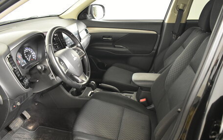 Mitsubishi Outlander III рестайлинг 3, 2012 год, 1 399 000 рублей, 8 фотография