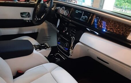 Rolls-Royce Phantom VIII, 2020 год, 117 000 000 рублей, 7 фотография