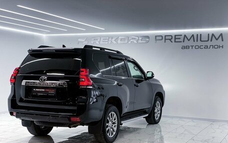 Toyota Land Cruiser Prado 150 рестайлинг 2, 2020 год, 7 500 000 рублей, 11 фотография