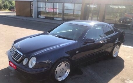 Mercedes-Benz CLK-Класс, 1998 год, 500 000 рублей, 1 фотография