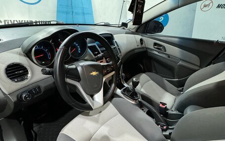 Chevrolet Cruze II, 2009 год, 710 000 рублей, 13 фотография