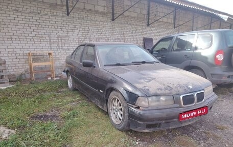 BMW 3 серия, 1998 год, 120 000 рублей, 1 фотография