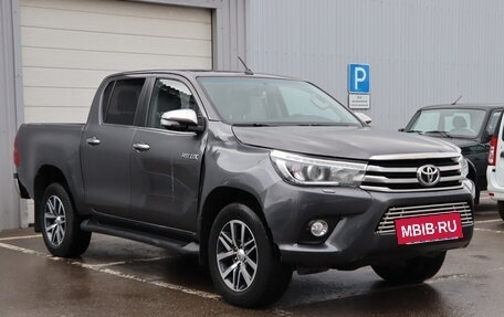 Toyota Hilux VIII, 2015 год, 2 399 990 рублей, 3 фотография