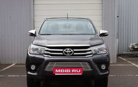 Toyota Hilux VIII, 2015 год, 2 399 990 рублей, 2 фотография