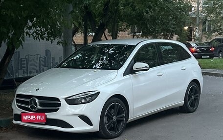 Mercedes-Benz B-Класс, 2019 год, 2 450 000 рублей, 1 фотография