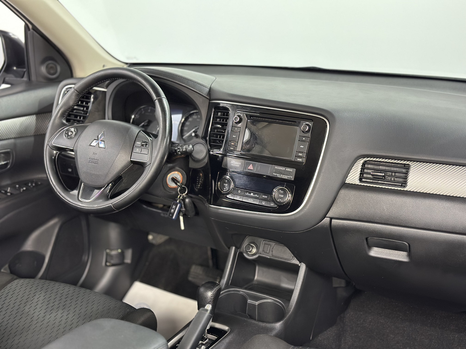 Mitsubishi Outlander III рестайлинг 2, 2015 год, 1 749 000 рублей, 11 фотография