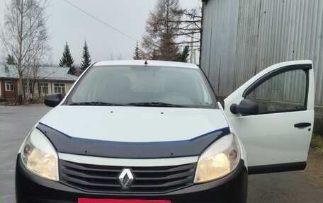 Renault Sandero I, 2010 год, 650 000 рублей, 2 фотография