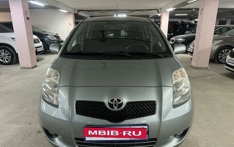 Toyota Yaris III рестайлинг, 2008 год, 795 000 рублей, 1 фотография