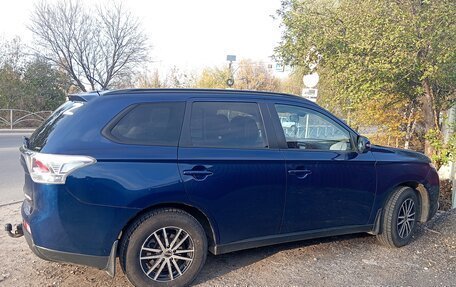 Mitsubishi Outlander III рестайлинг 3, 2013 год, 1 300 000 рублей, 2 фотография