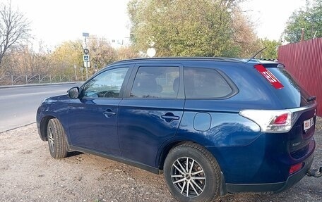 Mitsubishi Outlander III рестайлинг 3, 2013 год, 1 300 000 рублей, 3 фотография