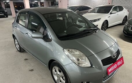 Toyota Yaris III рестайлинг, 2008 год, 795 000 рублей, 3 фотография