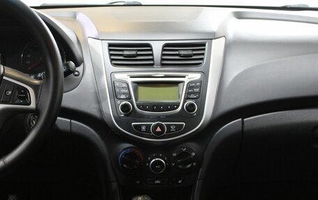 Hyundai Solaris II рестайлинг, 2013 год, 929 000 рублей, 17 фотография