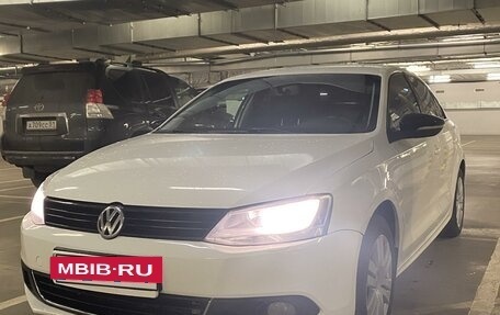 Volkswagen Jetta VI, 2013 год, 1 120 000 рублей, 6 фотография