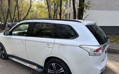 Mitsubishi Outlander III рестайлинг 3, 2013 год, 1 300 000 рублей, 9 фотография