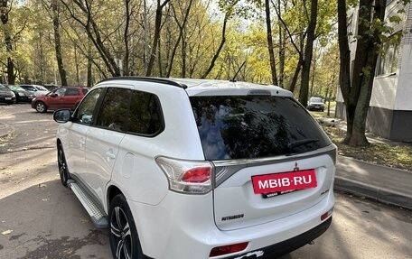 Mitsubishi Outlander III рестайлинг 3, 2013 год, 1 300 000 рублей, 8 фотография