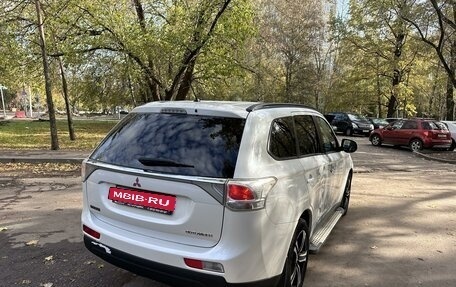 Mitsubishi Outlander III рестайлинг 3, 2013 год, 1 300 000 рублей, 7 фотография