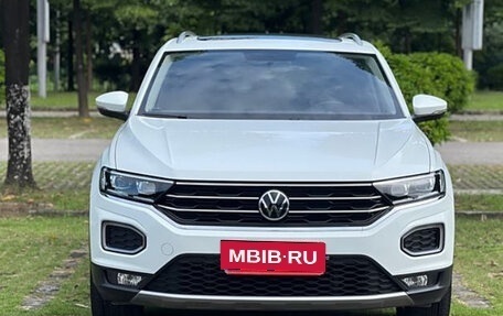 Volkswagen T-Roc I, 2020 год, 1 800 000 рублей, 3 фотография