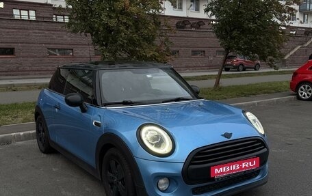 MINI Hatch, 2018 год, 1 790 000 рублей, 2 фотография