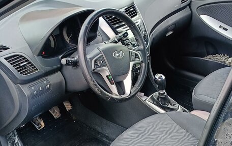 Hyundai Solaris II рестайлинг, 2012 год, 770 000 рублей, 6 фотография