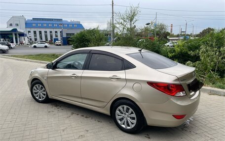 Hyundai Solaris II рестайлинг, 2011 год, 730 000 рублей, 2 фотография