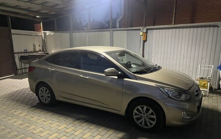 Hyundai Solaris II рестайлинг, 2011 год, 730 000 рублей, 7 фотография