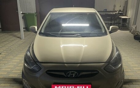 Hyundai Solaris II рестайлинг, 2011 год, 730 000 рублей, 6 фотография