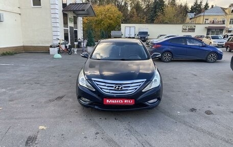 Hyundai Sonata VI, 2013 год, 1 250 000 рублей, 1 фотография