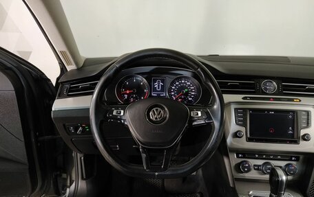 Volkswagen Passat B8 рестайлинг, 2017 год, 1 759 000 рублей, 12 фотография