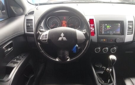 Mitsubishi Outlander III рестайлинг 3, 2010 год, 1 290 000 рублей, 12 фотография