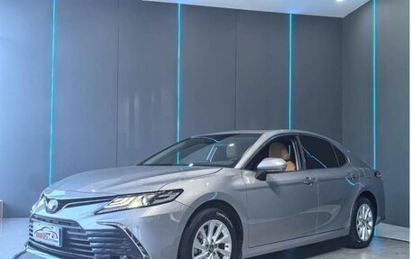 Toyota Camry, 2023 год, 3 590 000 рублей, 2 фотография