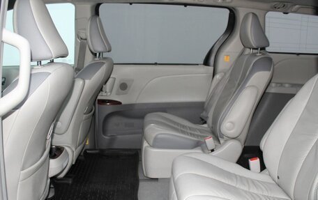 Toyota Sienna III, 2011 год, 2 150 000 рублей, 17 фотография