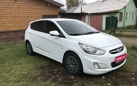 Hyundai Solaris II рестайлинг, 2012 год, 960 000 рублей, 1 фотография