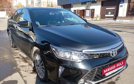 Toyota Camry, 2017 год, 2 265 000 рублей, 2 фотография