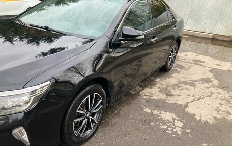 Toyota Camry, 2017 год, 2 400 000 рублей, 2 фотография