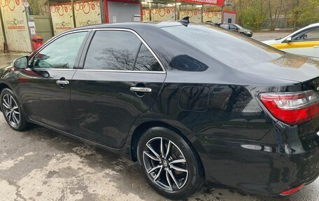 Toyota Camry, 2017 год, 2 400 000 рублей, 4 фотография