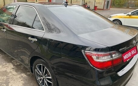 Toyota Camry, 2017 год, 2 400 000 рублей, 9 фотография