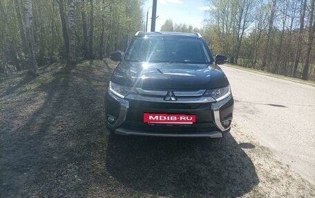 Mitsubishi Outlander III рестайлинг 3, 2017 год, 2 250 000 рублей, 21 фотография