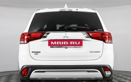 Mitsubishi Outlander III рестайлинг 3, 2019 год, 2 699 000 рублей, 6 фотография