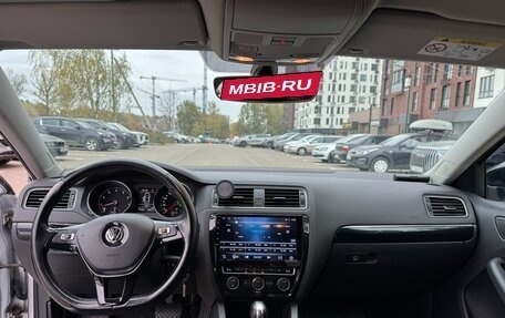 Volkswagen Jetta VI, 2017 год, 2 000 000 рублей, 28 фотография