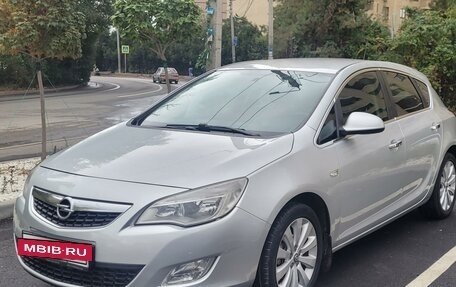 Opel Astra J, 2011 год, 850 000 рублей, 3 фотография