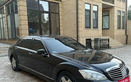 Mercedes-Benz S-Класс, 2010 год, 3 300 000 рублей, 1 фотография