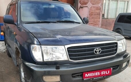 Toyota Land Cruiser 100 рестайлинг 2, 1999 год, 1 285 000 рублей, 1 фотография