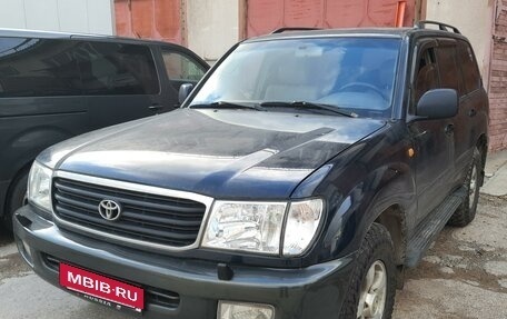 Toyota Land Cruiser 100 рестайлинг 2, 1999 год, 1 285 000 рублей, 2 фотография