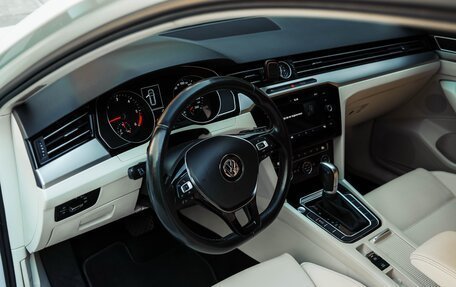 Volkswagen Passat B8 рестайлинг, 2019 год, 2 390 000 рублей, 9 фотография