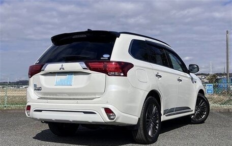 Mitsubishi Outlander III рестайлинг 3, 2020 год, 2 217 000 рублей, 4 фотография