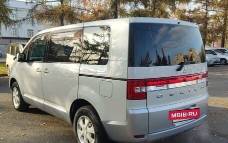 Mitsubishi Delica D:5 I, 2010 год, 1 600 000 рублей, 3 фотография