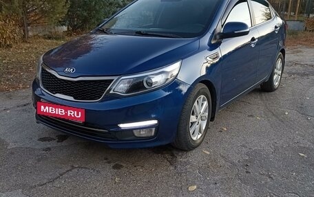 KIA Rio III рестайлинг, 2015 год, 925 000 рублей, 10 фотография