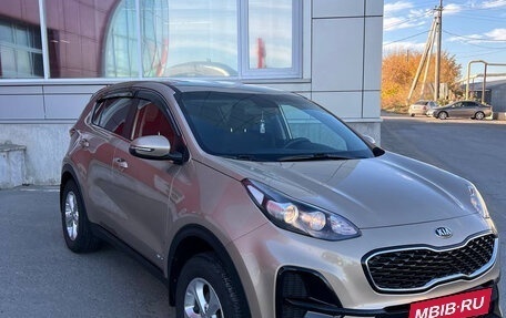 KIA Sportage IV рестайлинг, 2018 год, 2 260 000 рублей, 3 фотография