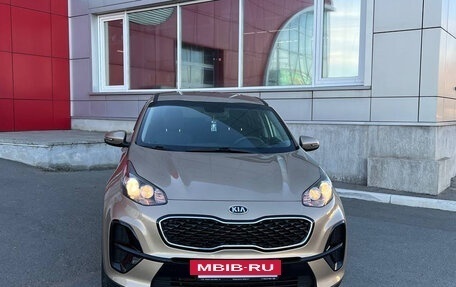 KIA Sportage IV рестайлинг, 2018 год, 2 260 000 рублей, 2 фотография